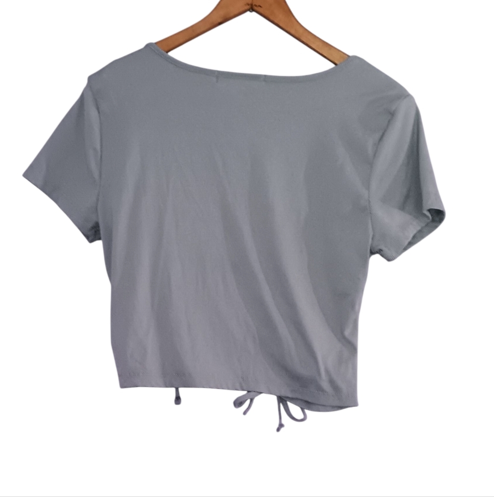 🎈4-$10🎈Short Sleeve Ribbed Low-Cut Ruched Front Crop Top Large - Picture 6 of 6